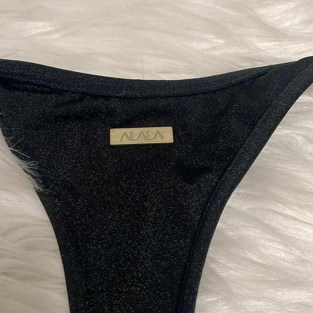 Alala Cinch Bra Top - Picture 7 of 9